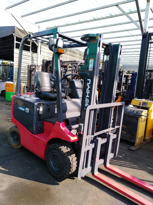 進(jìn)口電動(dòng)叉車